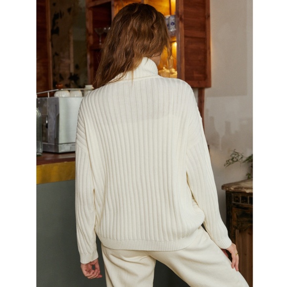 Off White Textured Turtleneck Pullover Sweater - Picture 11 of 14